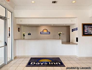 Days Inn By Wyndham Ennis Interior photo